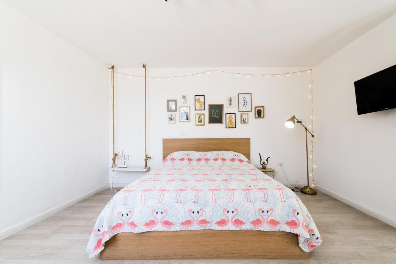 Flamingo B&B Pompei Bagian luar foto
