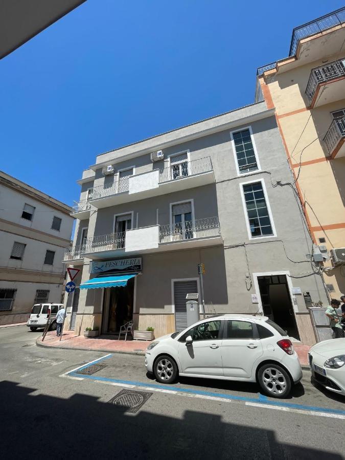 Flamingo B&B Pompei Bagian luar foto